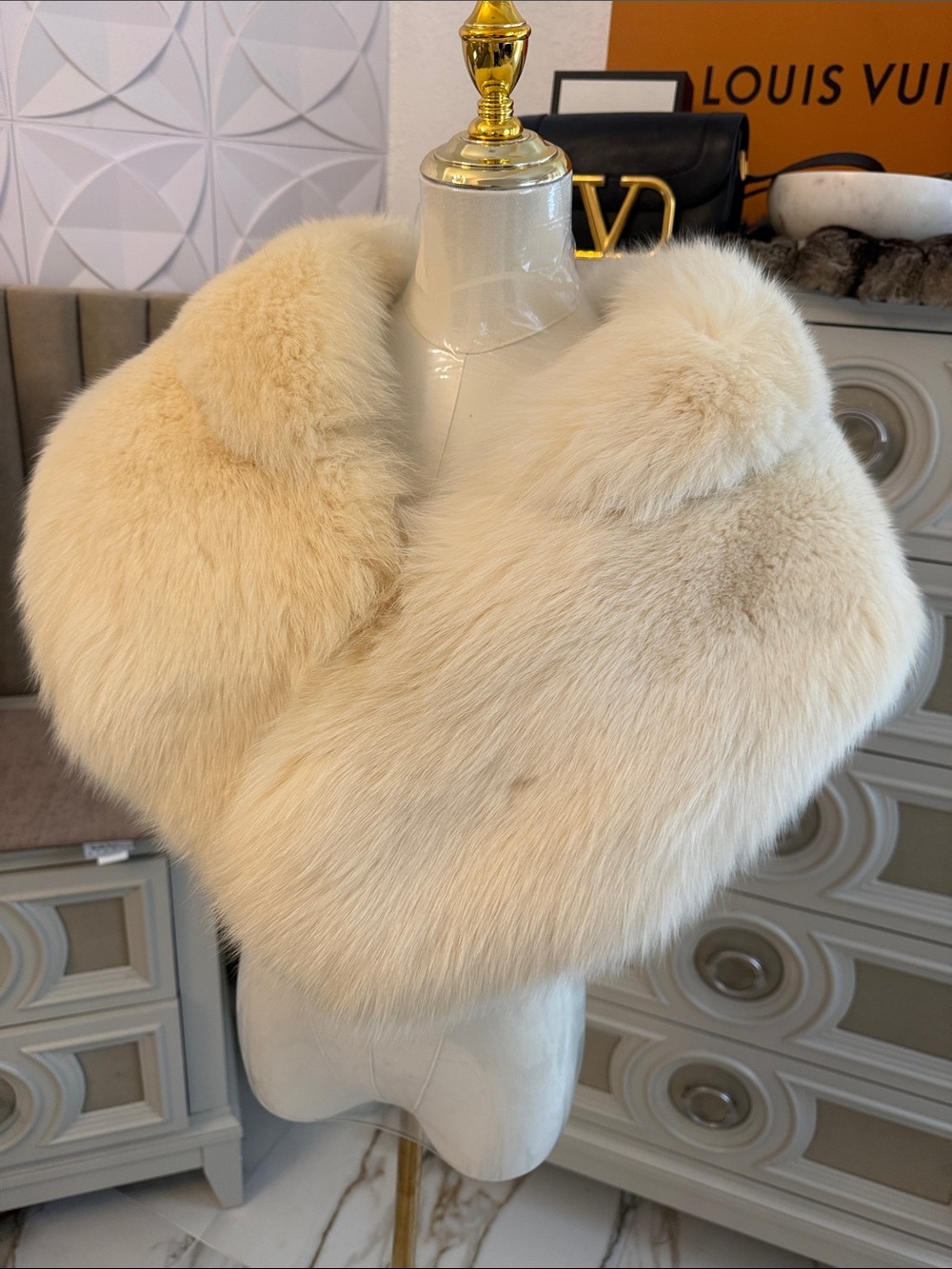 Saga fox fur 2 I. One wrap + collar